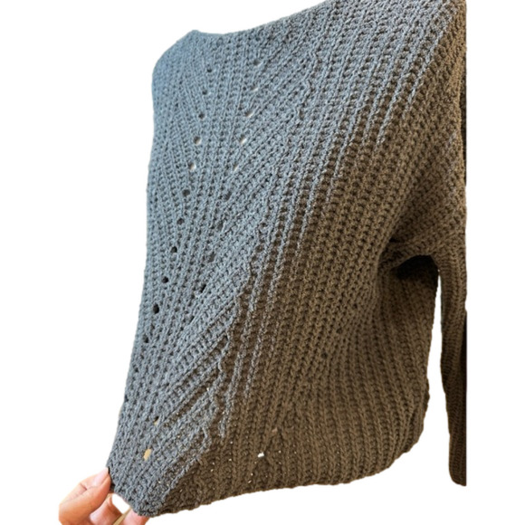 Cropped Long Sleeve with Cut Outs Sweater Women’s size Medium - Picture 5 of 12